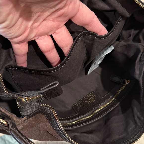 Luxury Leather shoulder bag by Ashwood - Picture 10 of 11